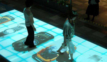 地面互动投影的实现及设备安装方法