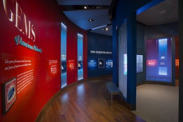 科技馆展厅设计的特点是什么？